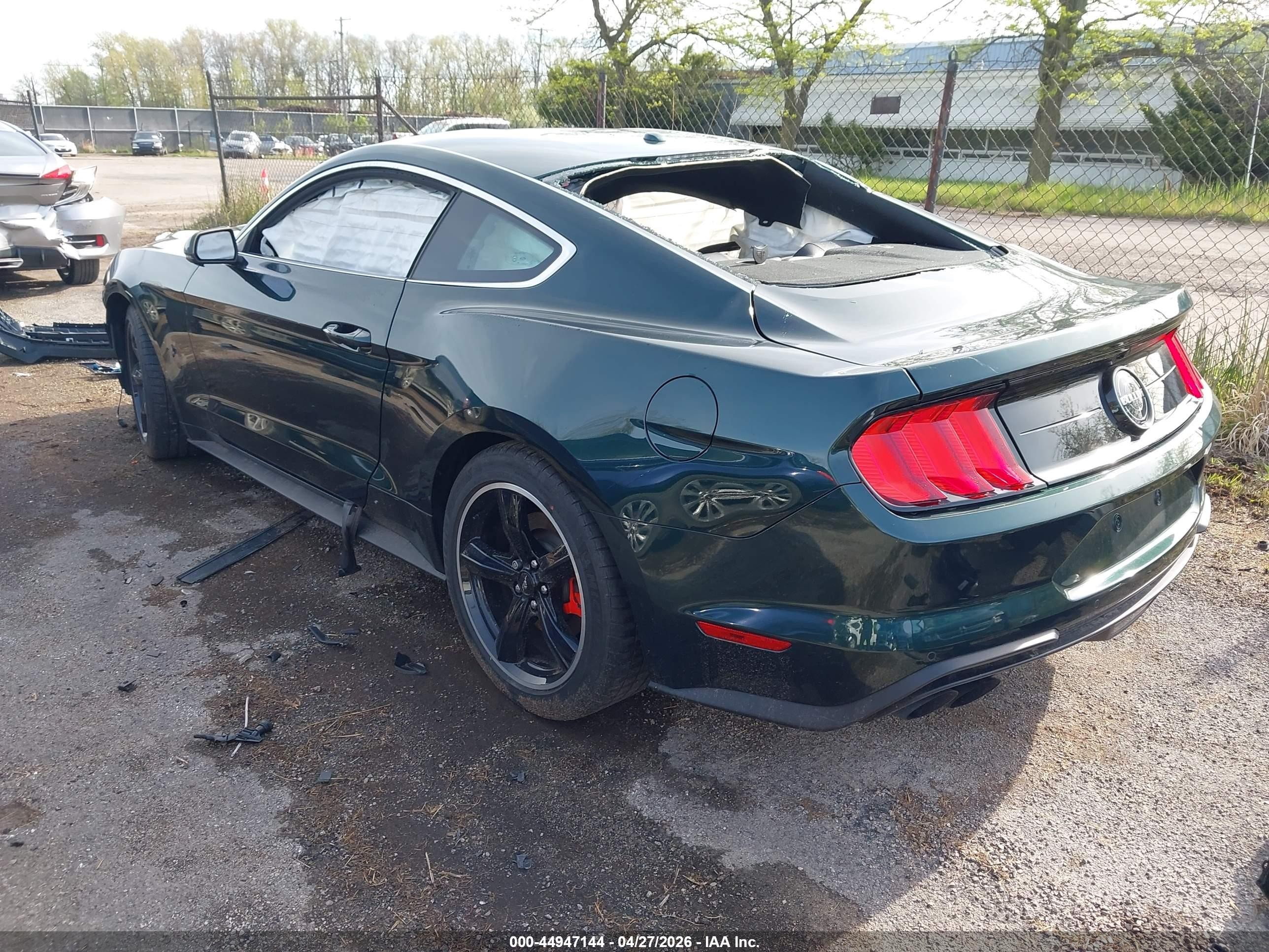 2019 Ford Mustang Bullitt Зеленый vin: 1FA6P8K00K5501600