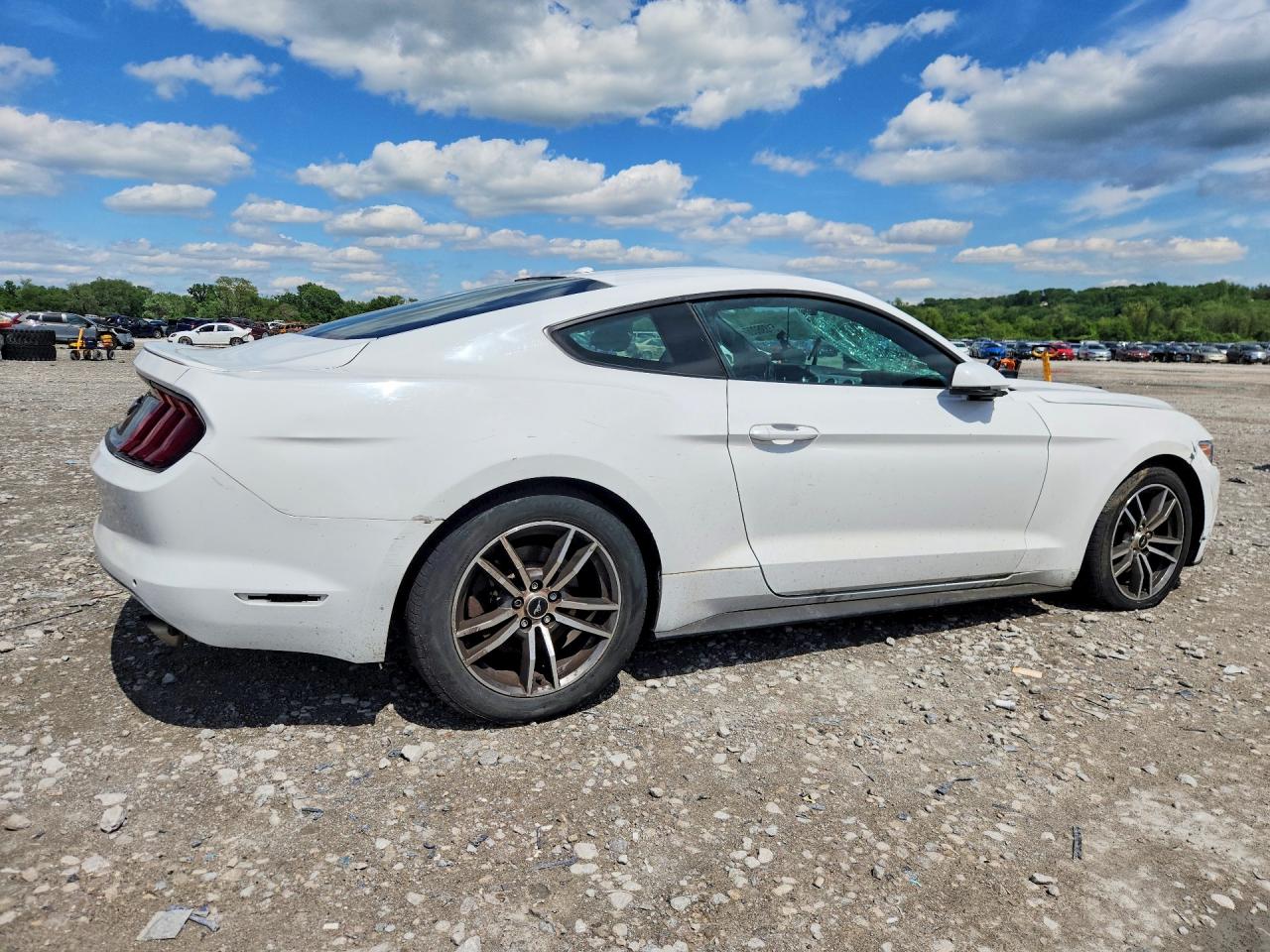 2015 Ford Mustang Белый vin: 1FA6P8TH0F5356486