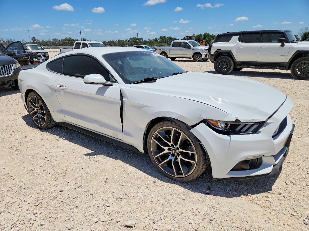 2015 Ford Mustang White vin: 1FA6P8TH0F5395658