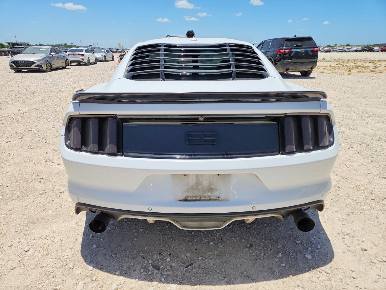 2015 Ford Mustang White vin: 1FA6P8TH0F5395658