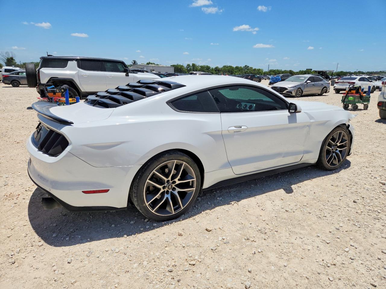2015 Ford Mustang White vin: 1FA6P8TH0F5395658