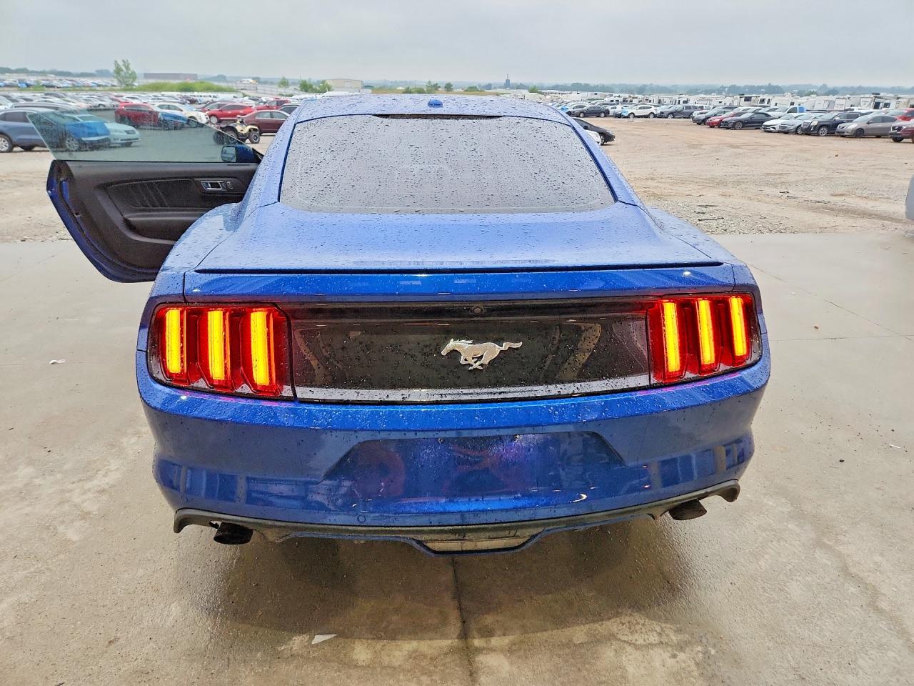 2017 Ford Mustang Синий vin: 1FA6P8TH0H5306416