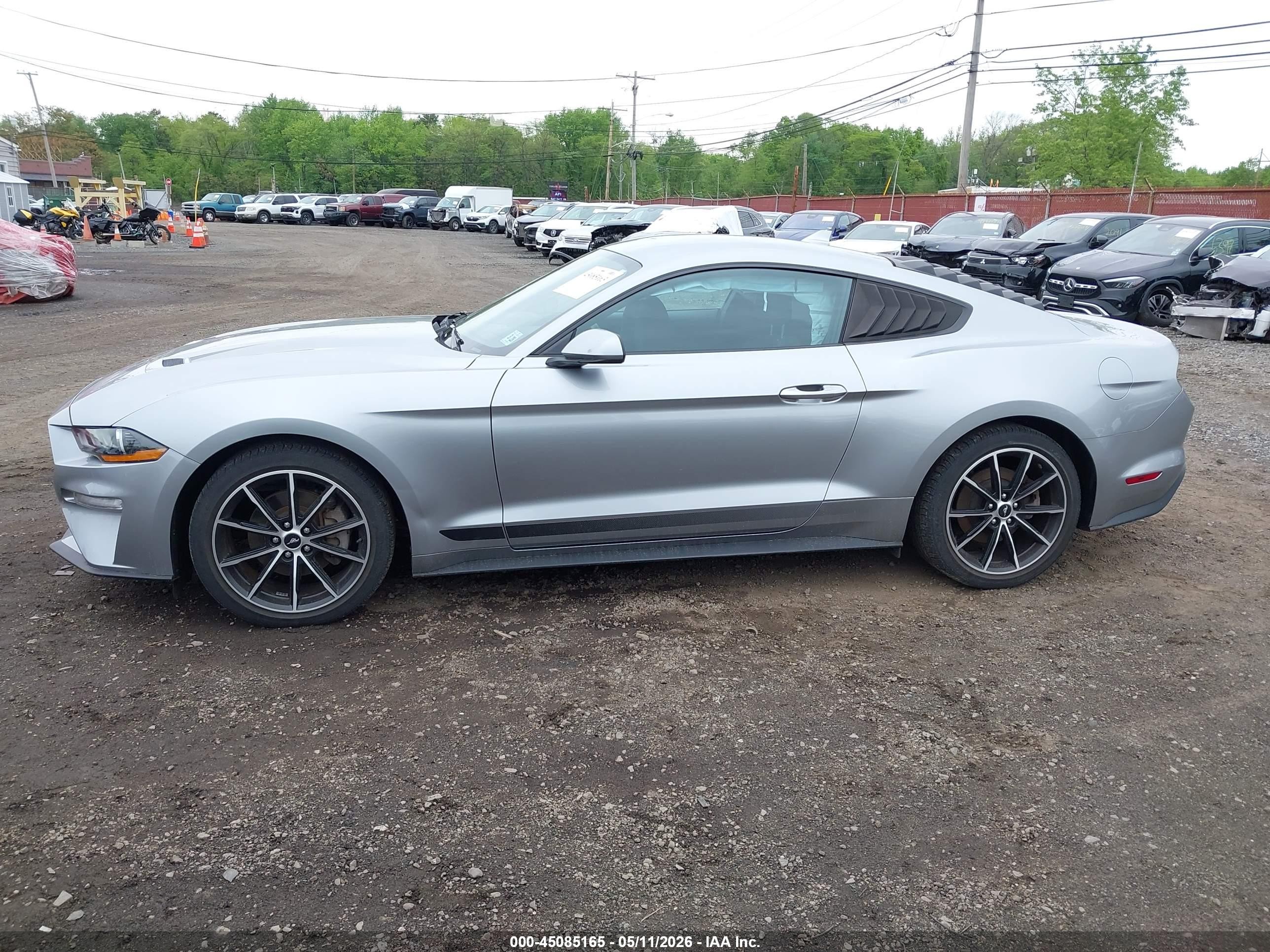 2022 Ford Mustang Ecoboost Fastback Серебряный vin: 1FA6P8TH0N5147263
