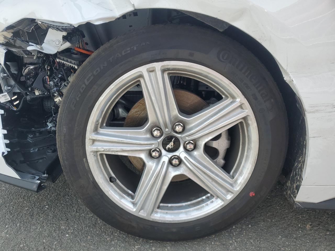 2026 Ford Mustang Белый vin: 1FA6P8TH0T5118813 Damage: Left Front Wheel, Curb Rash, > 12 Inches