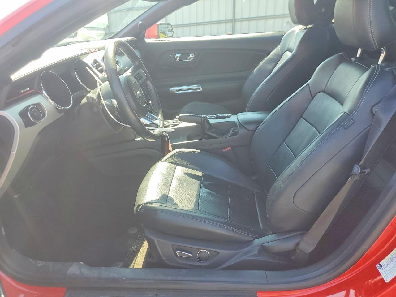 2015 Ford Mustang Red vin: 1FA6P8TH1F5312044