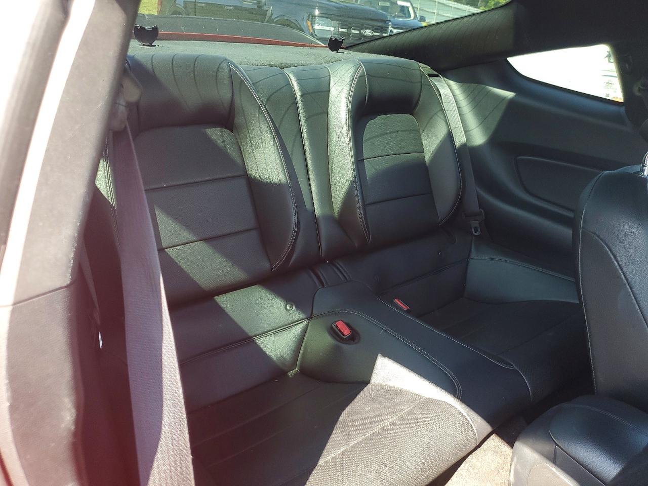 2015 Ford Mustang Red vin: 1FA6P8TH1F5312044