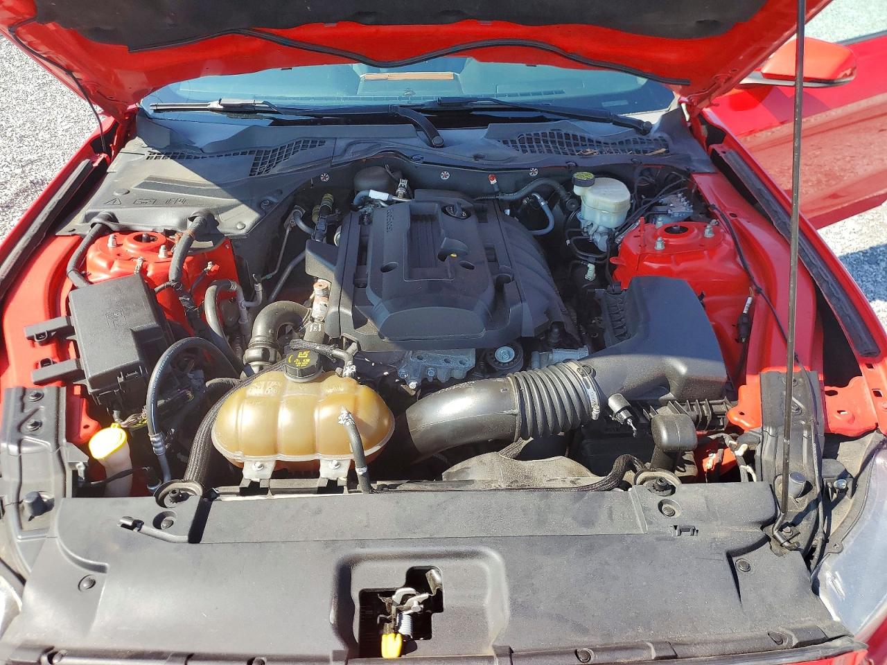 2015 Ford Mustang Red vin: 1FA6P8TH1F5312044