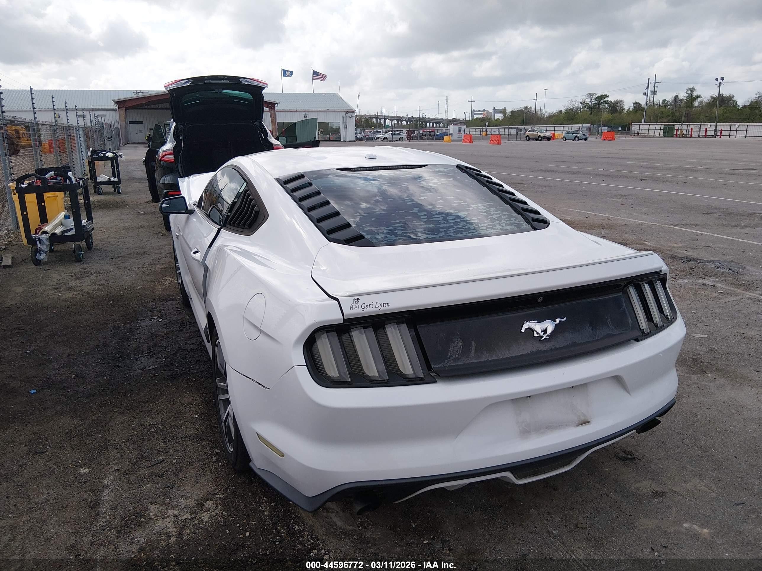 2015 Ford Mustang Ecoboost White vin: 1FA6P8TH1F5323206