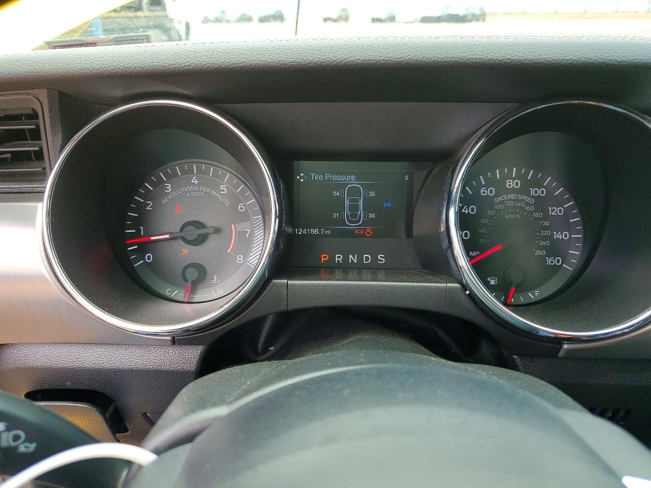 2015 Ford Mustang Желтый vin: 1FA6P8TH1F5381686