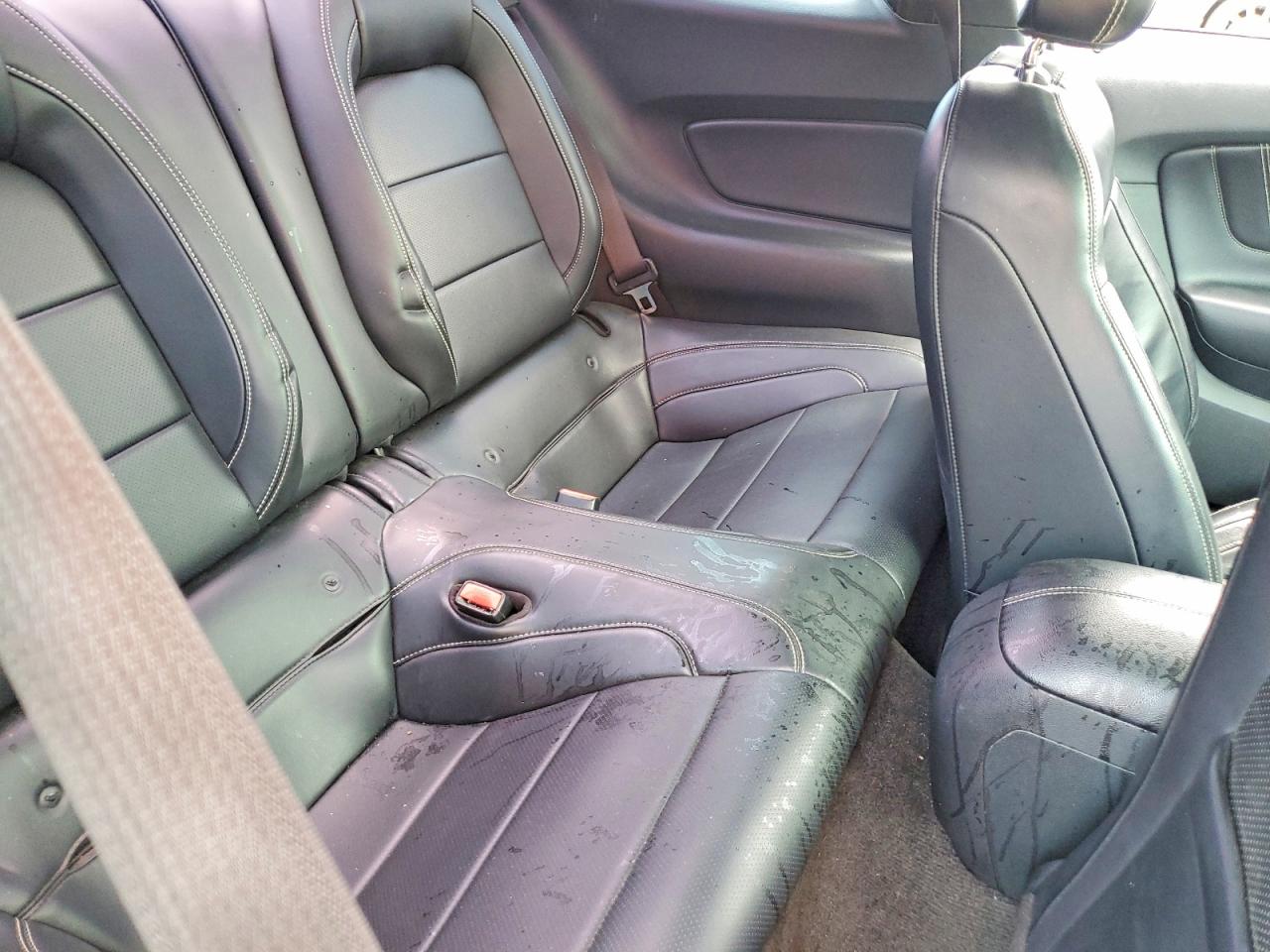 2015 Ford Mustang Желтый vin: 1FA6P8TH1F5381686