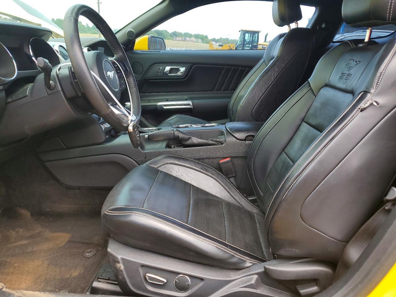 2015 Ford Mustang Желтый vin: 1FA6P8TH1F5381686