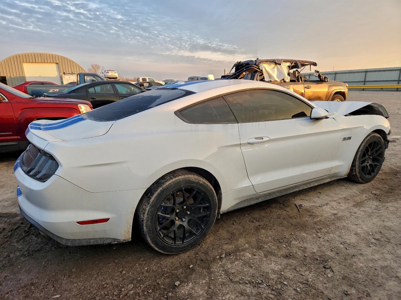 2019 Ford Mustang White vin: 1FA6P8TH1K5175343