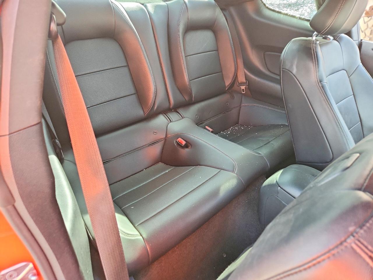 2015 Ford Mustang Оранжевый vin: 1FA6P8TH2F5313641