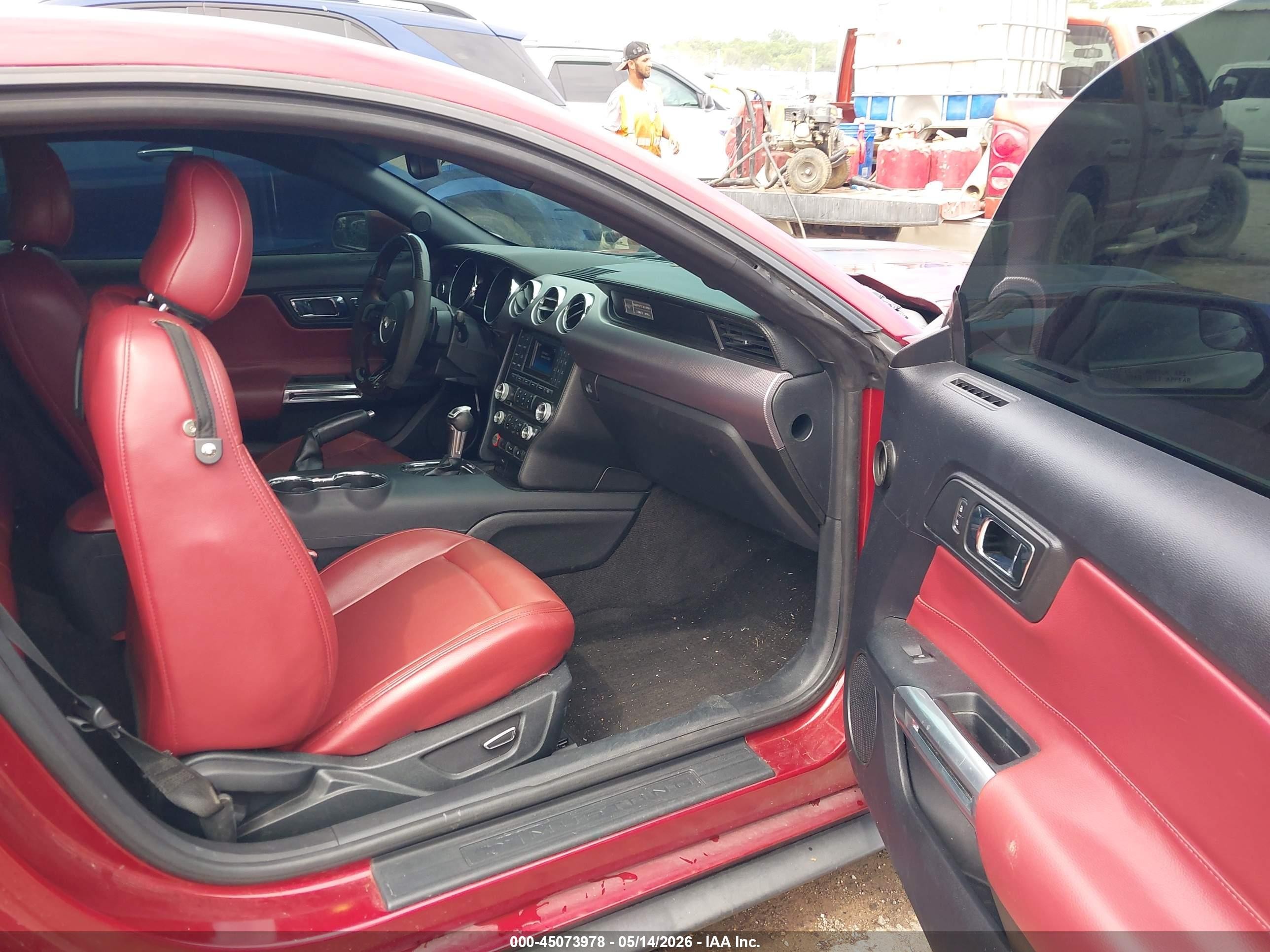2015 Ford Mustang Ecoboost Красный vin: 1FA6P8TH2F5318077