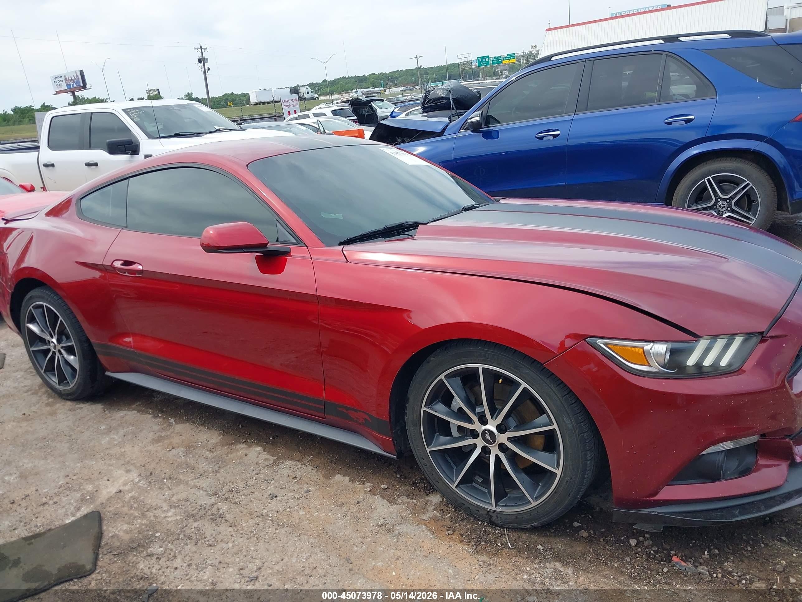 2015 Ford Mustang Ecoboost Красный vin: 1FA6P8TH2F5318077