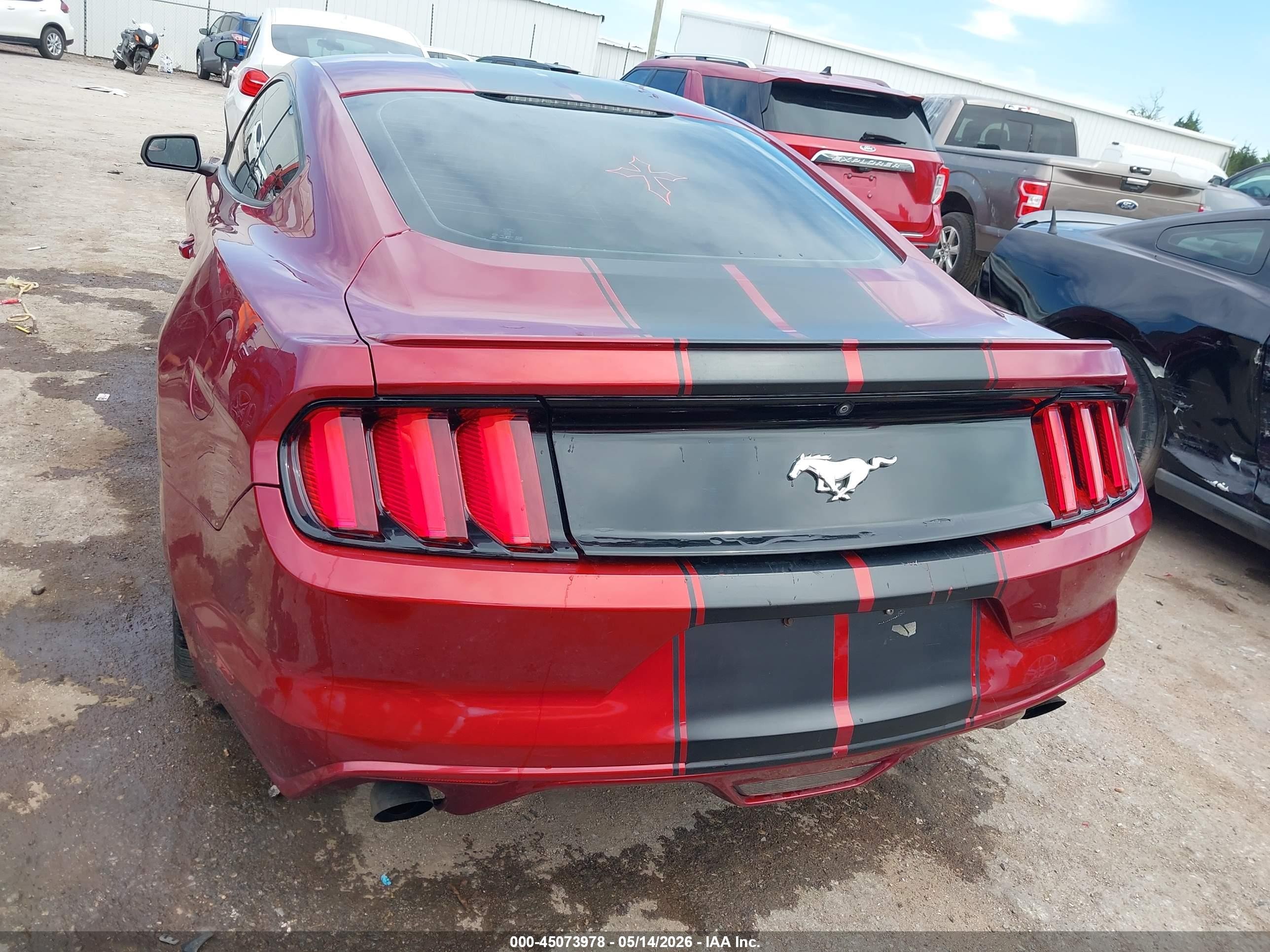 2015 Ford Mustang Ecoboost Красный vin: 1FA6P8TH2F5318077