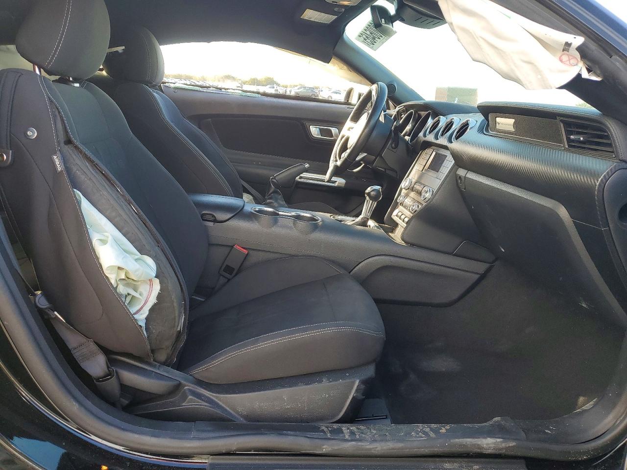 2022 Ford Mustang Black vin: 1FA6P8TH2N5123675