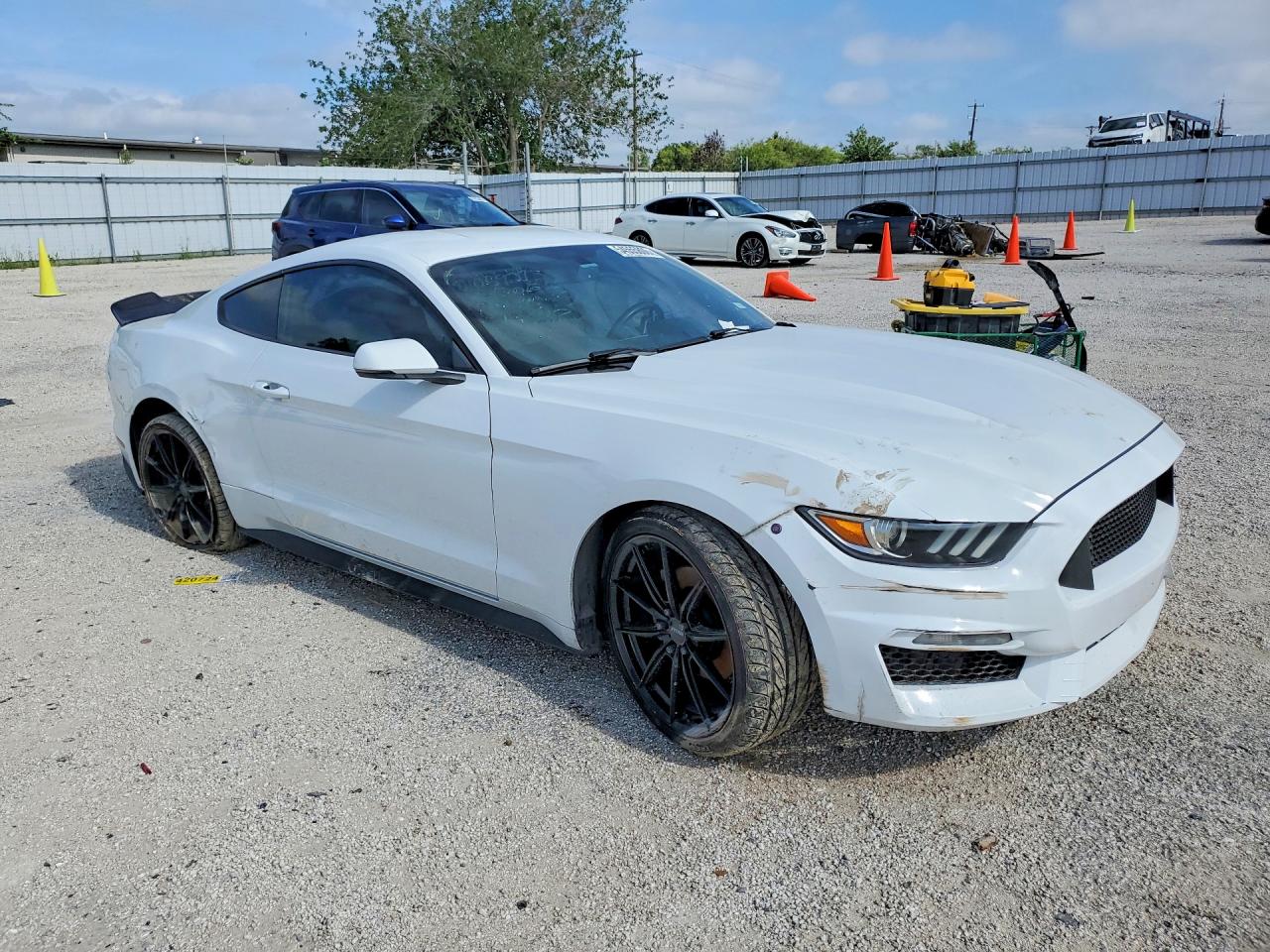 2015 Ford Mustang White vin: 1FA6P8TH3F5319805