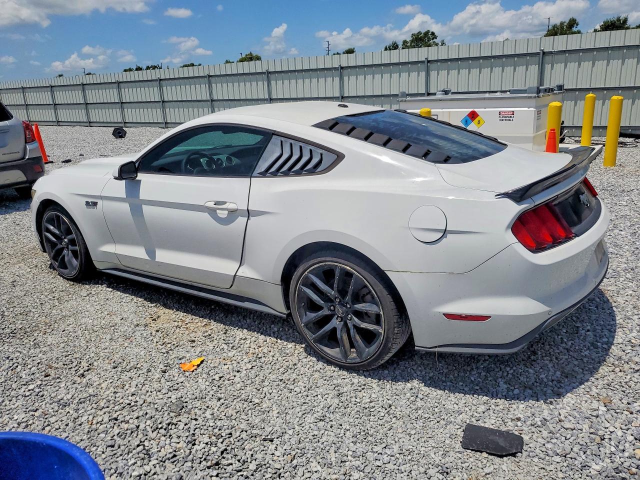 2015 Ford Mustang White vin: 1FA6P8TH3F5321960