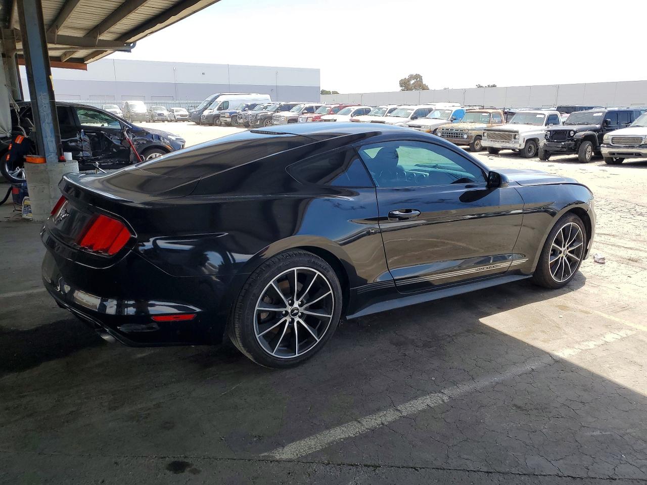 2015 Ford Mustang Black vin: 1FA6P8TH3F5335762