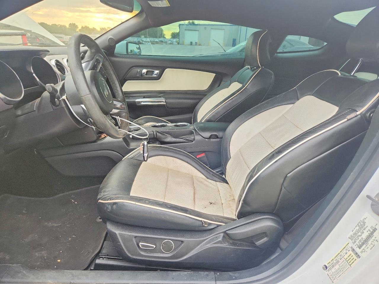 2015 Ford Mustang White vin: 1FA6P8TH3F5349645