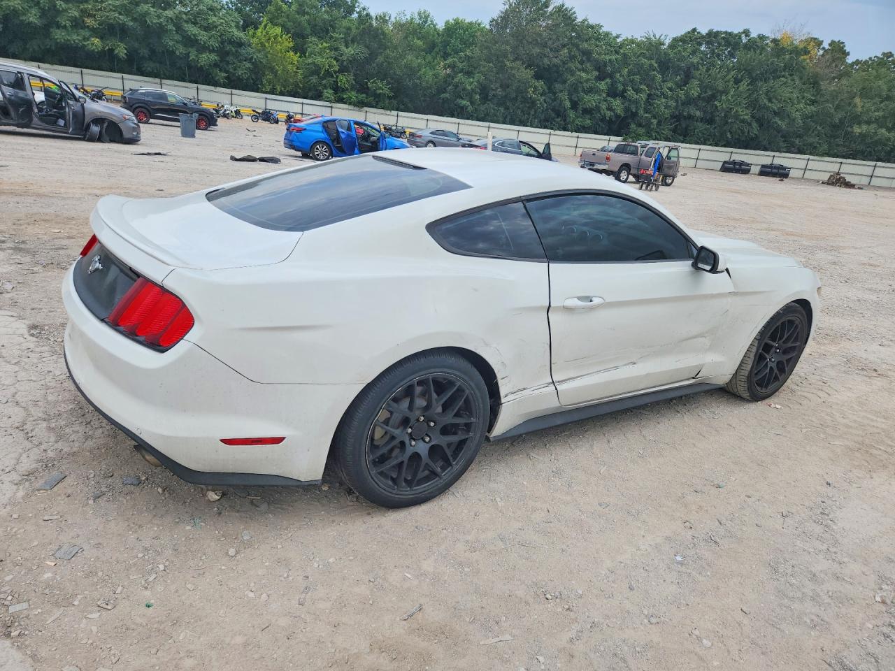 2015 Ford Mustang White vin: 1FA6P8TH3F5349645