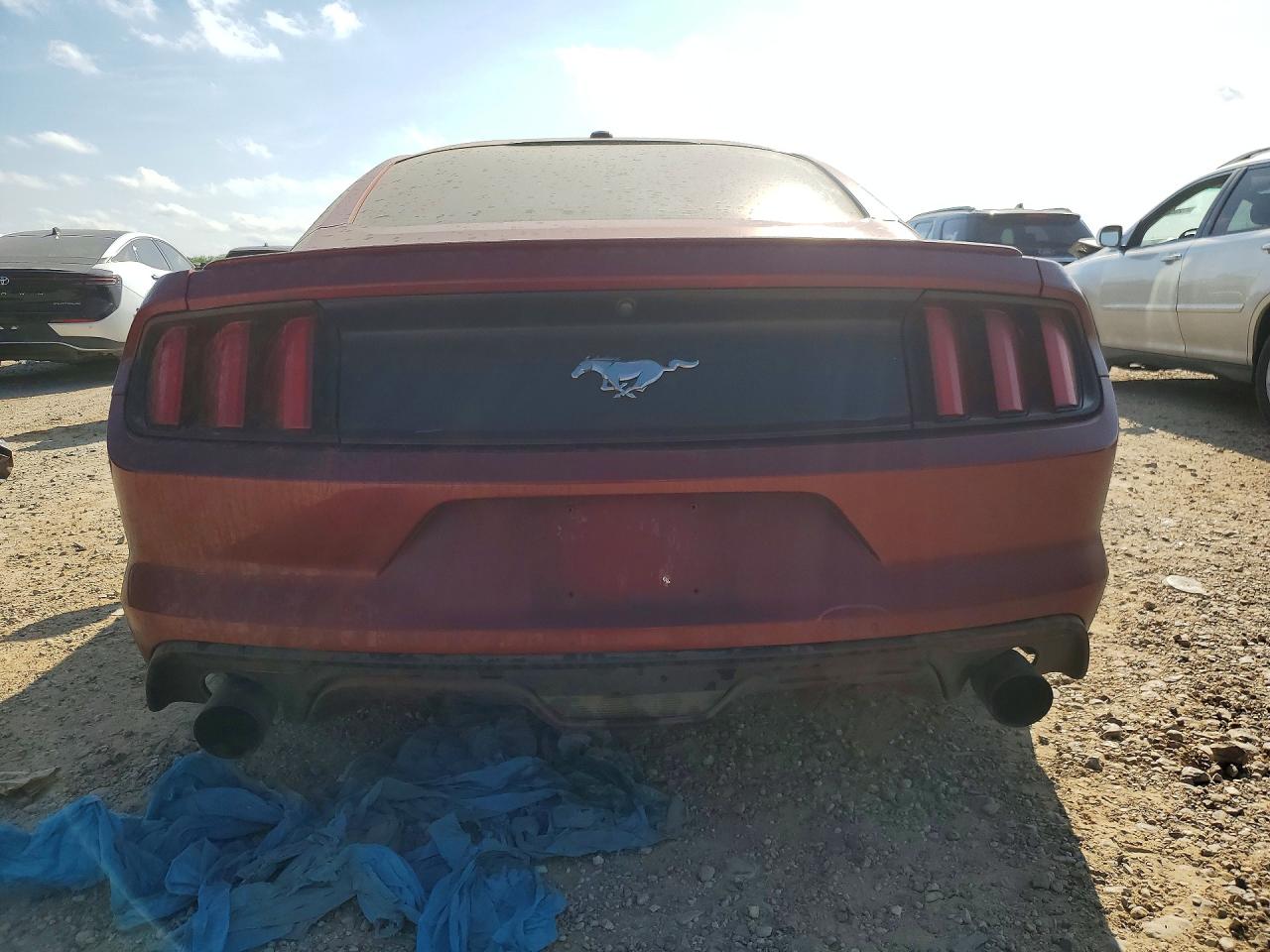 2015 Ford Mustang Burgundy vin: 1FA6P8TH3F5372536