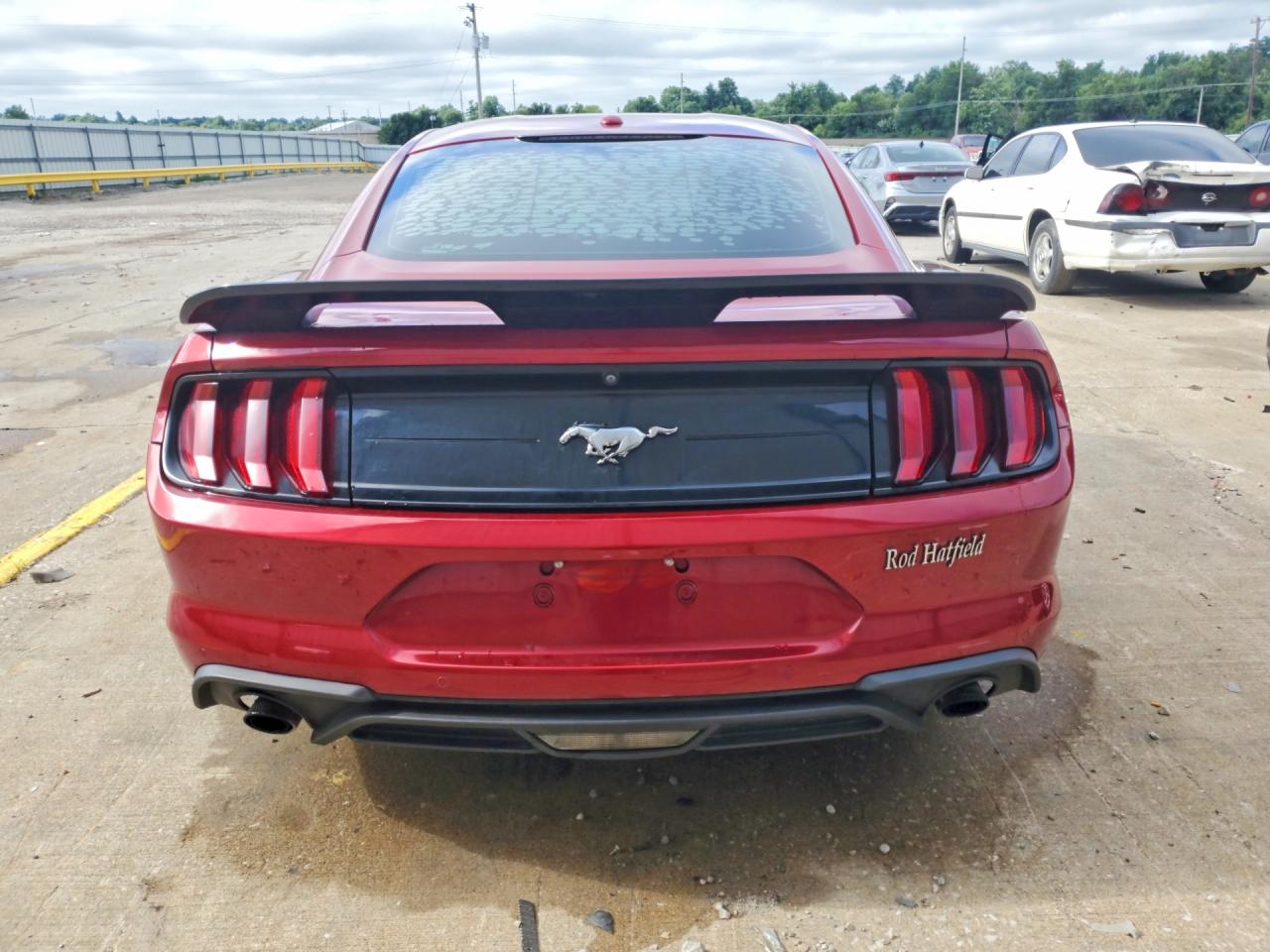 2019 Ford Mustang Burgundy vin: 1FA6P8TH3K5142652