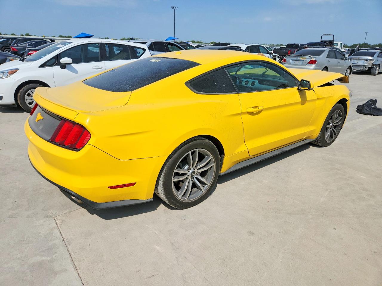 2015 Ford Mustang Yellow vin: 1FA6P8TH4F5338461