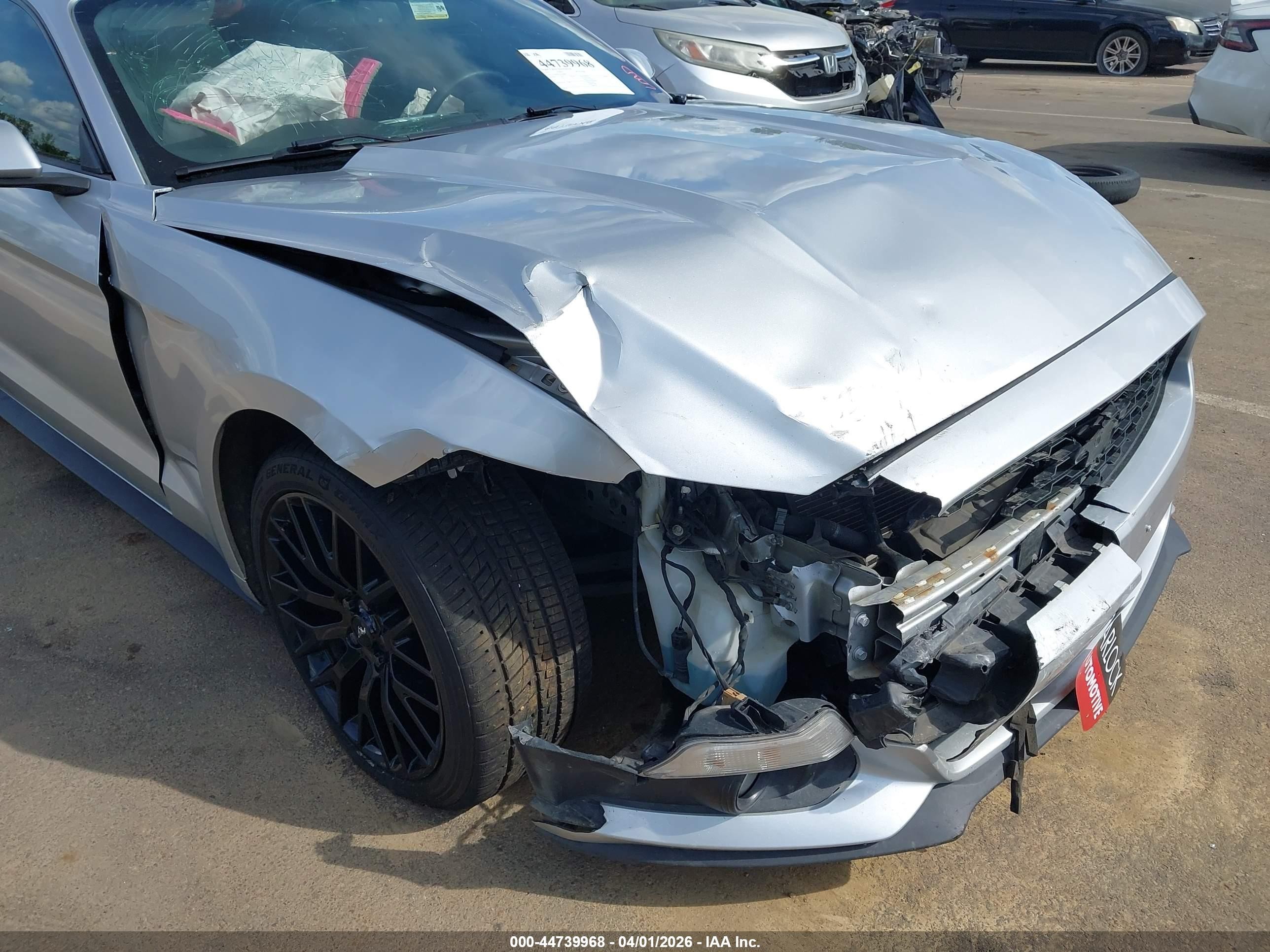 2015 Ford Mustang Ecoboost Серебряный vin: 1FA6P8TH5F5384865