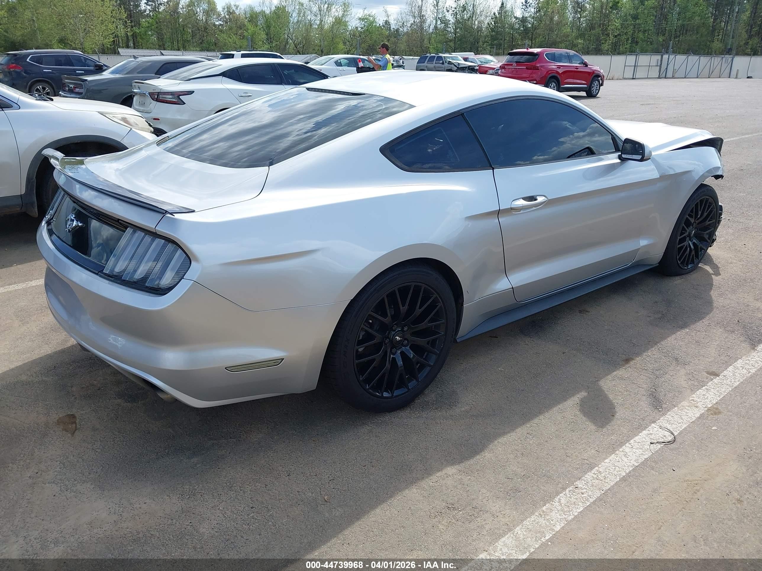 2015 Ford Mustang Ecoboost Серебряный vin: 1FA6P8TH5F5384865