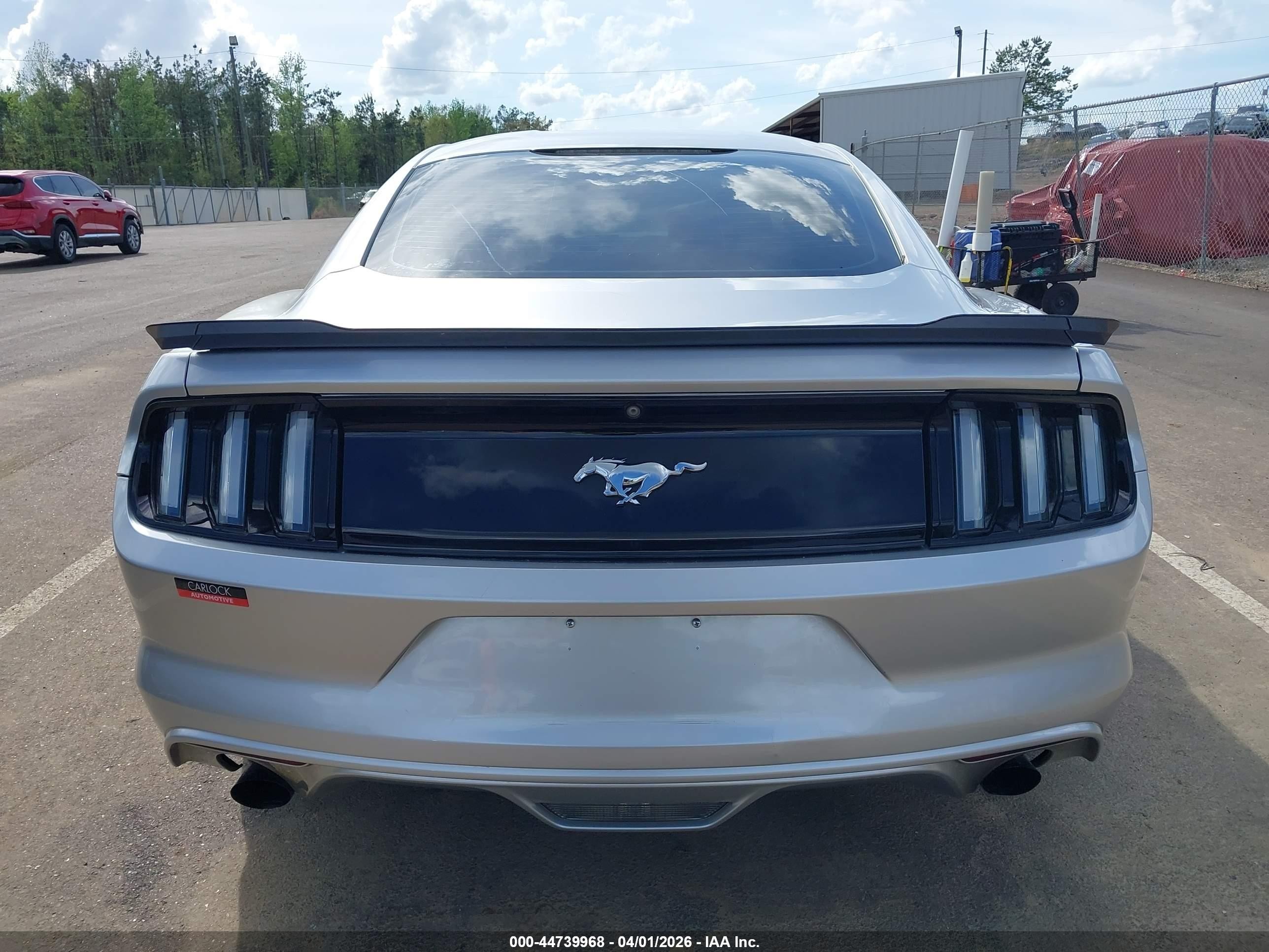 2015 Ford Mustang Ecoboost Серебряный vin: 1FA6P8TH5F5384865