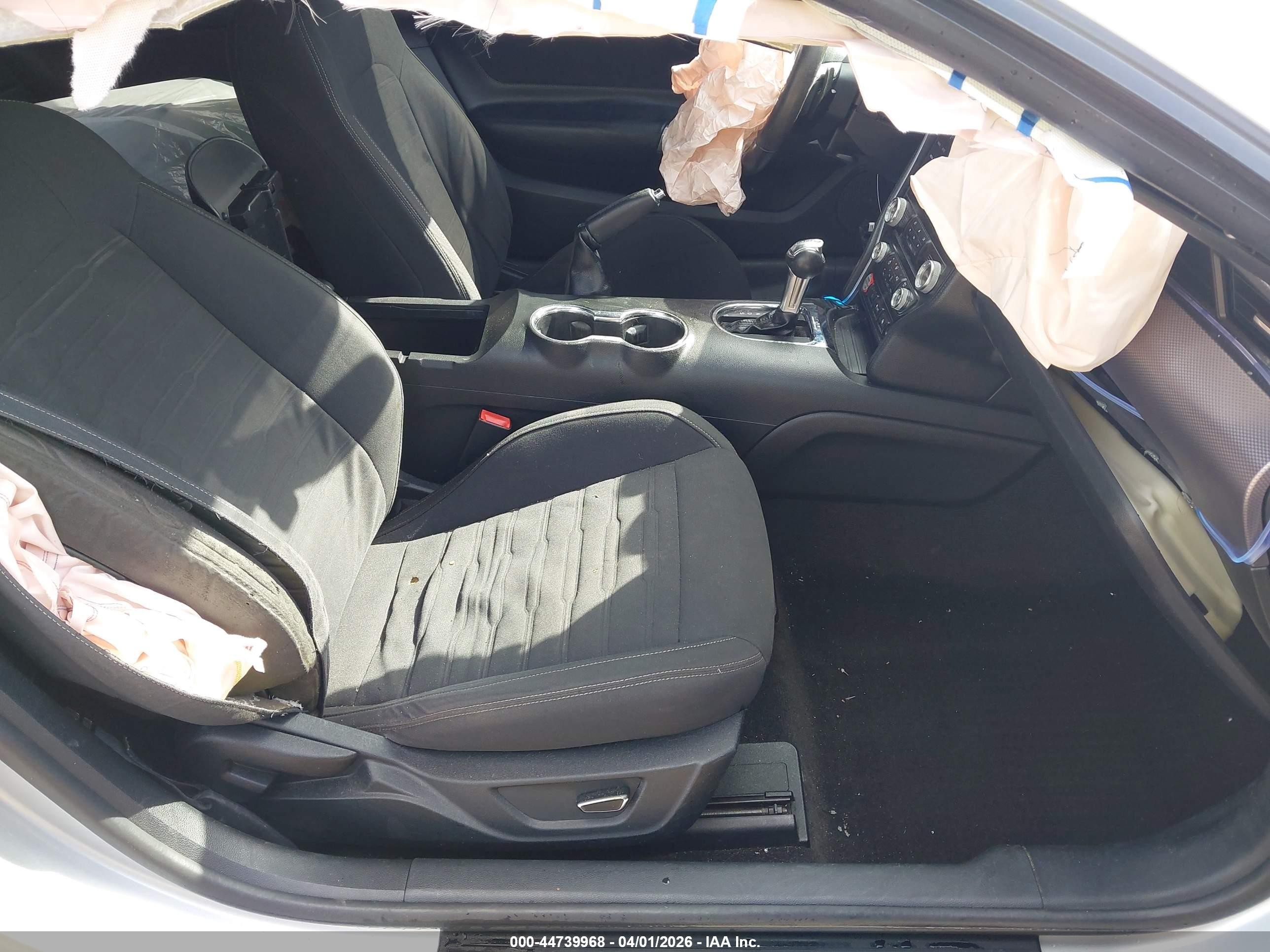 2015 Ford Mustang Ecoboost Серебряный vin: 1FA6P8TH5F5384865