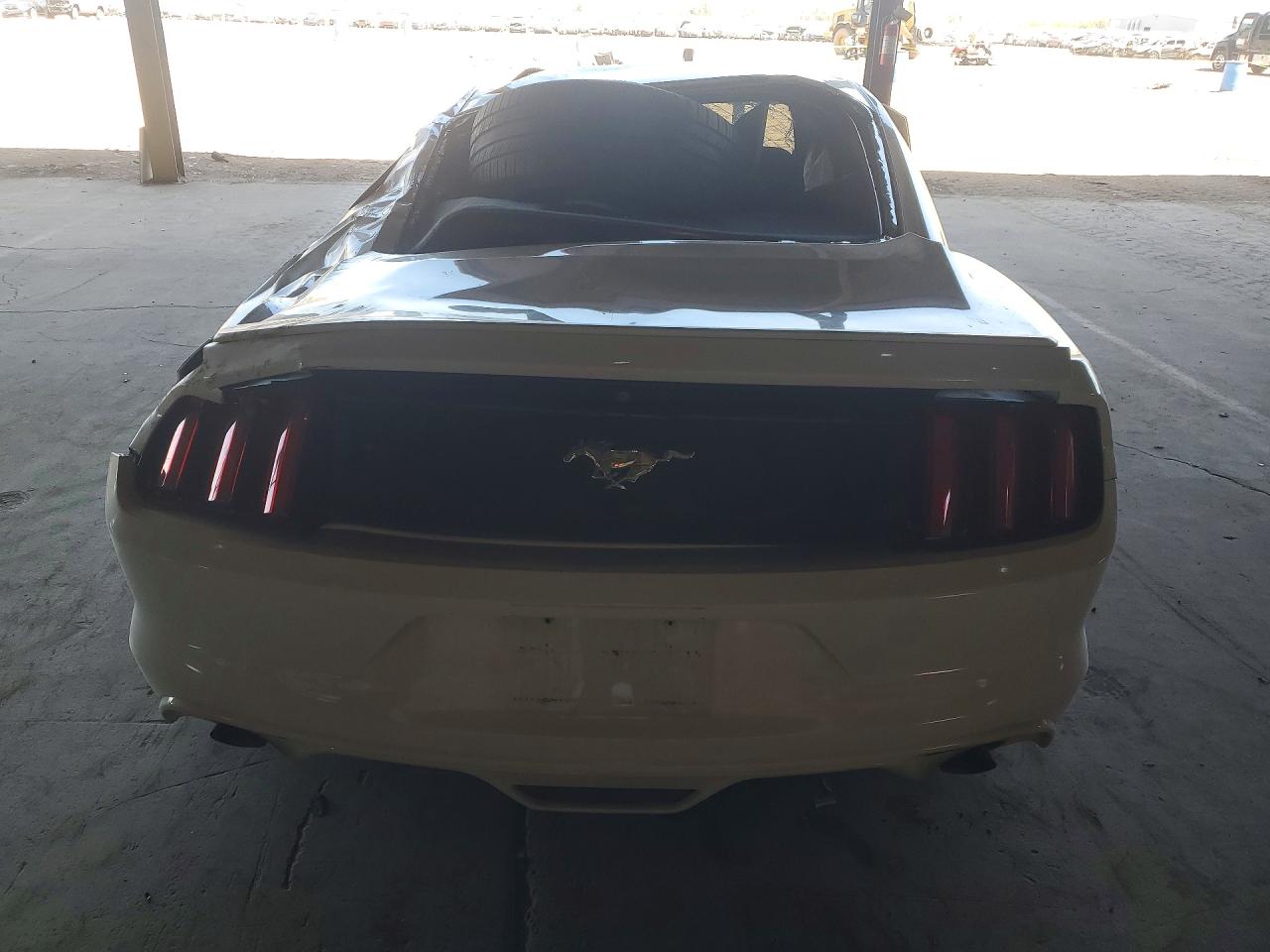 2015 Ford Mustang White vin: 1FA6P8TH5F5418576