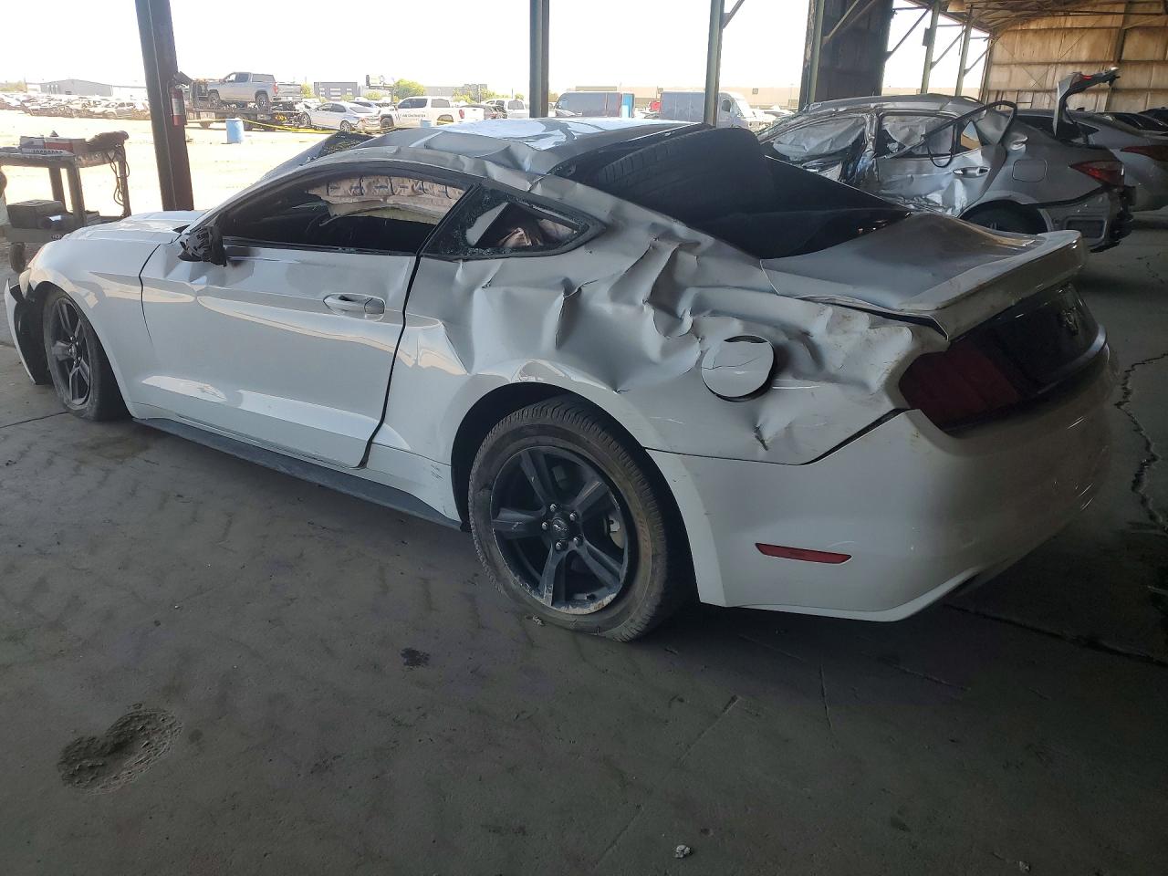 2015 Ford Mustang White vin: 1FA6P8TH5F5418576