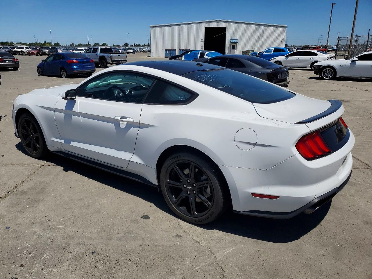 2018 Ford Mustang White vin: 1FA6P8TH5J5185243