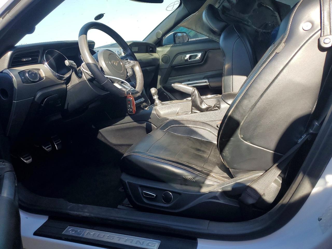 2015 Ford Mustang White vin: 1FA6P8TH6F5338803