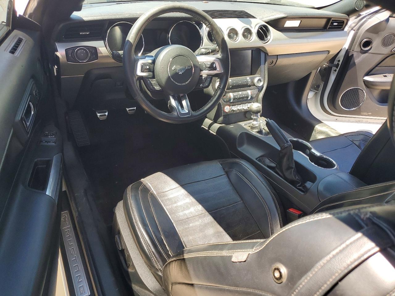 2015 Ford Mustang White vin: 1FA6P8TH6F5338803