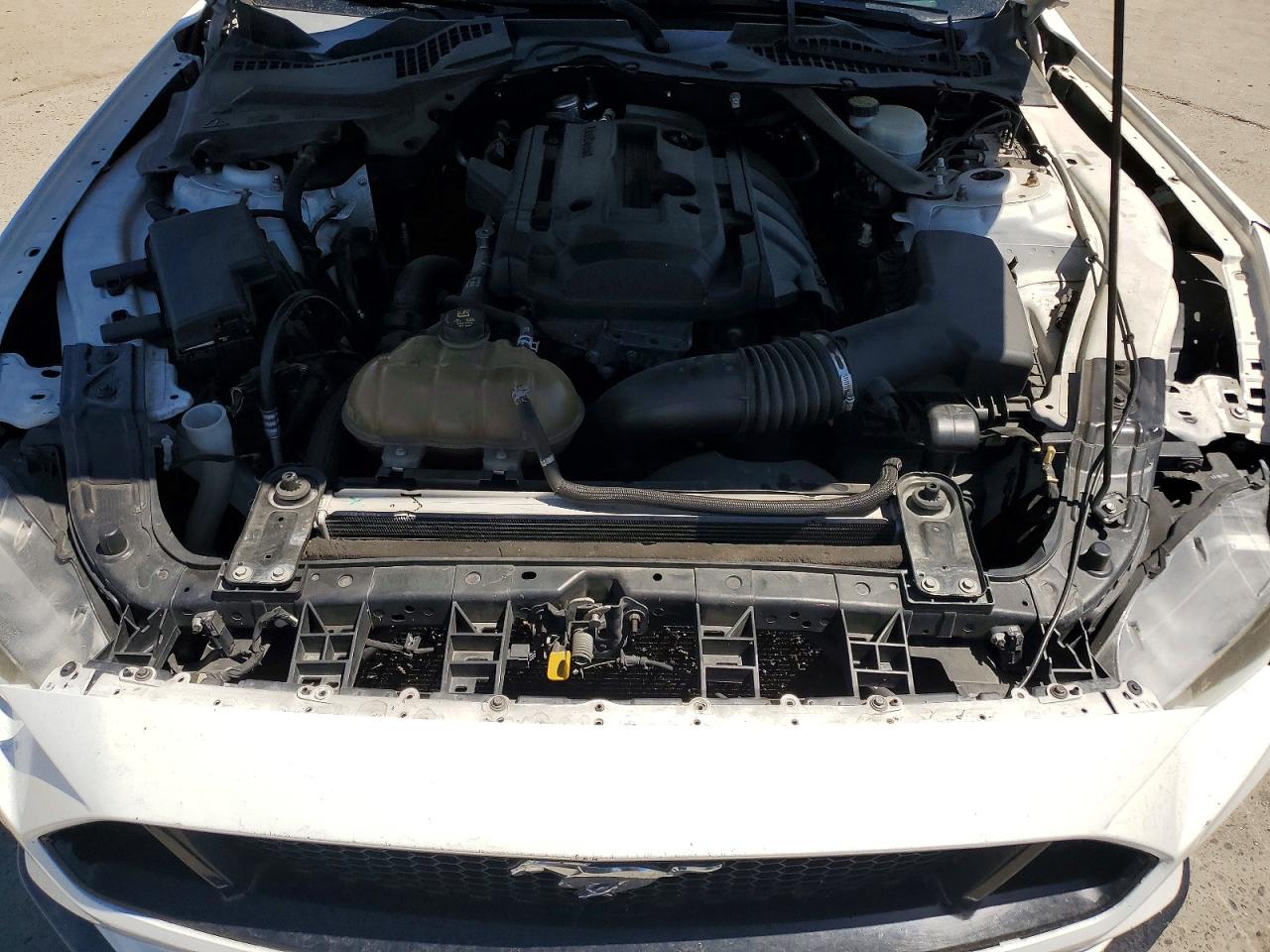2015 Ford Mustang White vin: 1FA6P8TH6F5338803