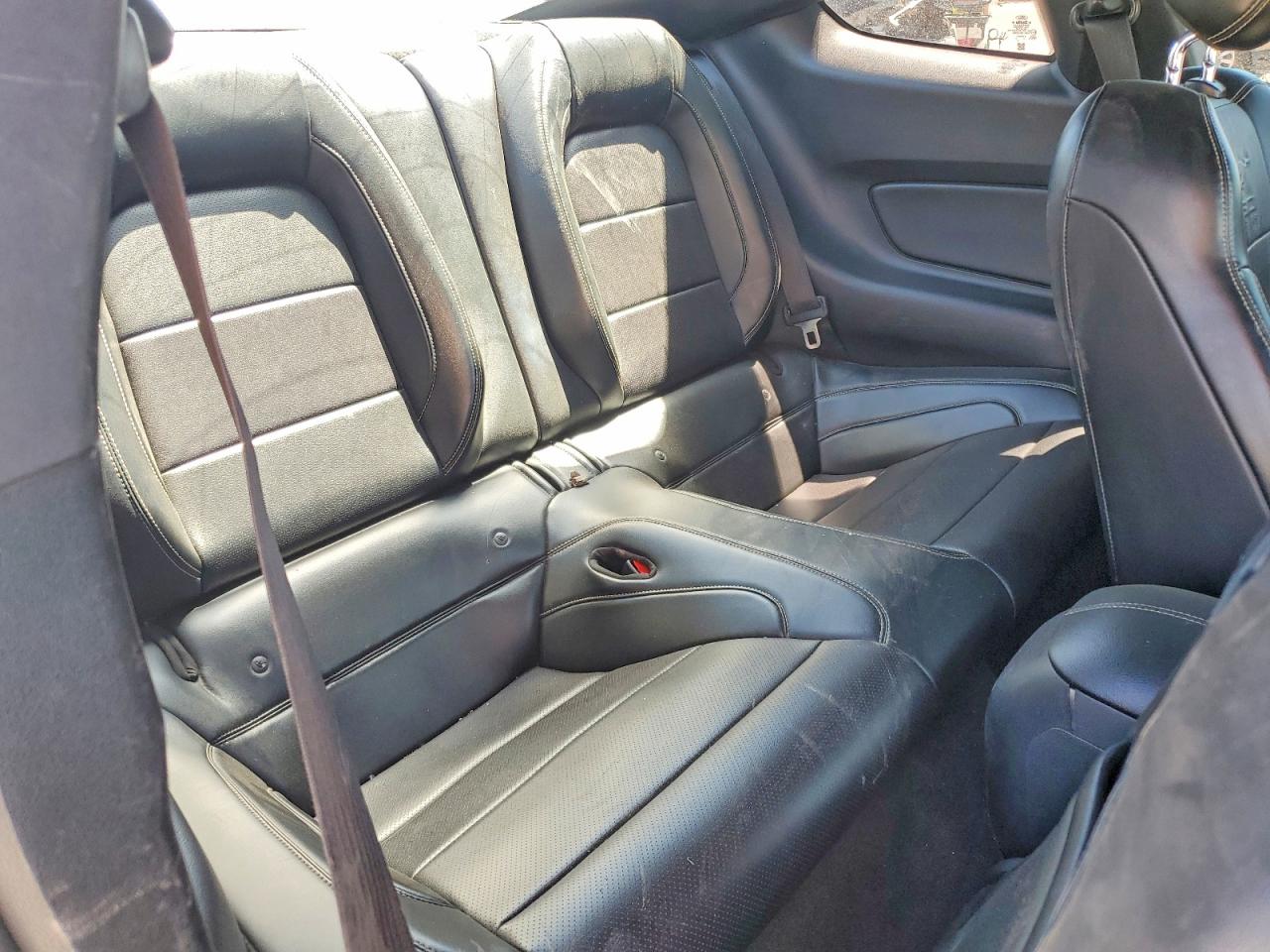 2015 Ford Mustang White vin: 1FA6P8TH6F5338803