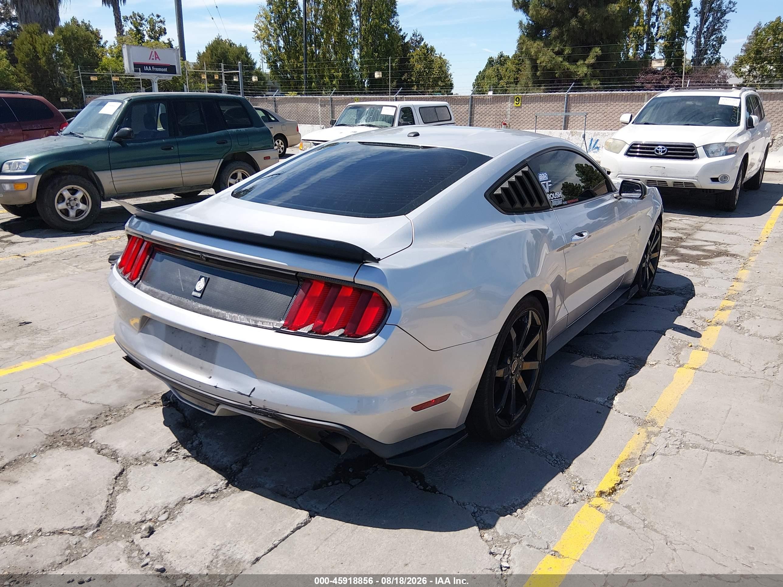 2015 Ford Mustang Ecoboost Серебряный vin: 1FA6P8TH6F5339675