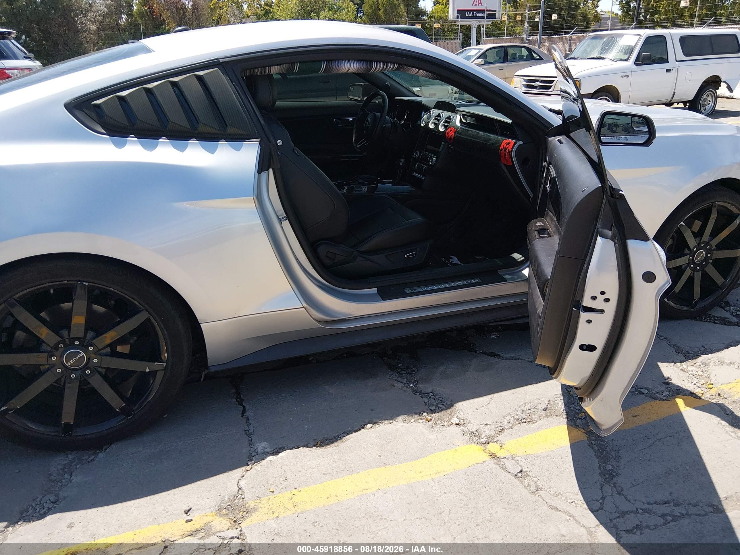 2015 Ford Mustang Ecoboost Серебряный vin: 1FA6P8TH6F5339675
