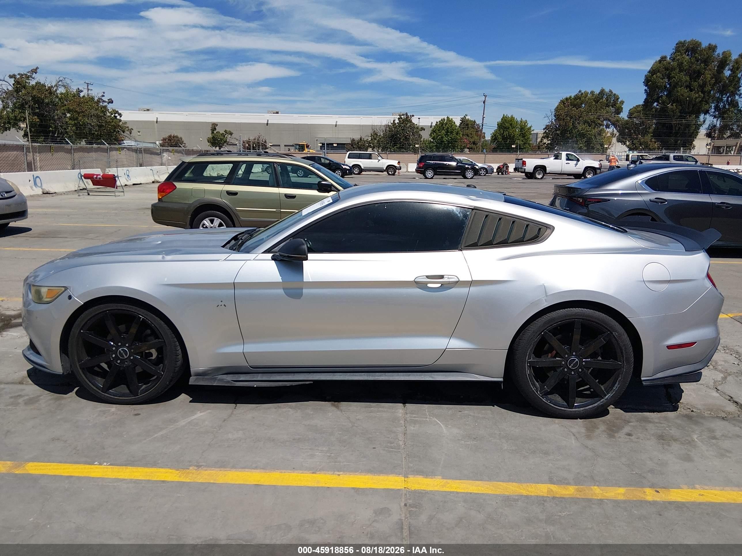 2015 Ford Mustang Ecoboost Серебряный vin: 1FA6P8TH6F5339675