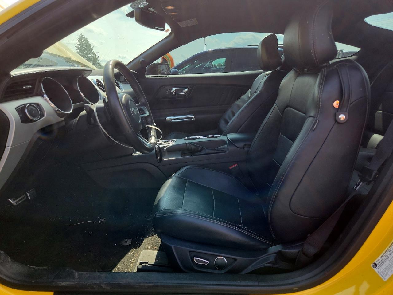 2015 Ford Mustang Yellow vin: 1FA6P8TH6F5367525