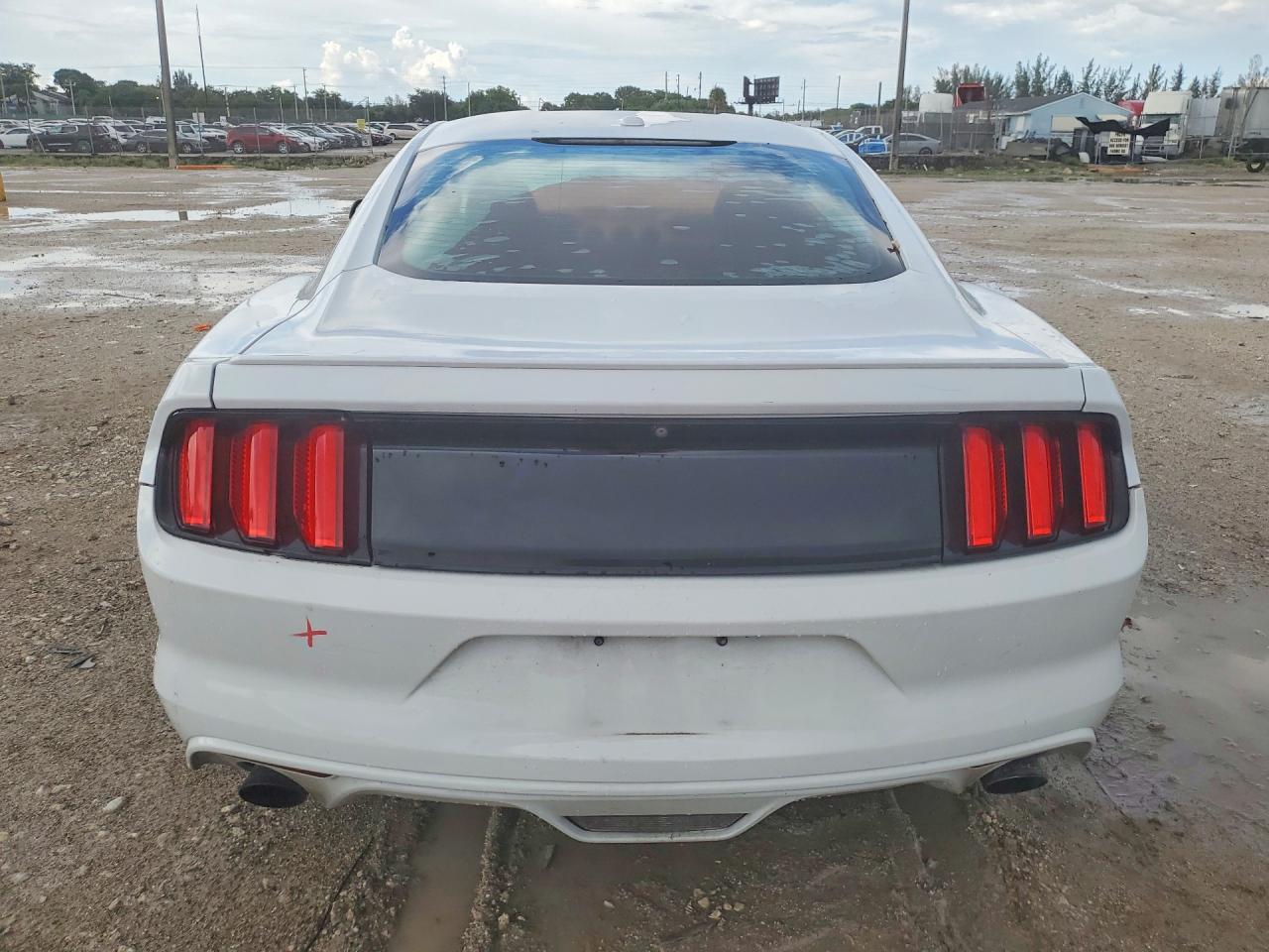2015 Ford Mustang White vin: 1FA6P8TH6F5396748