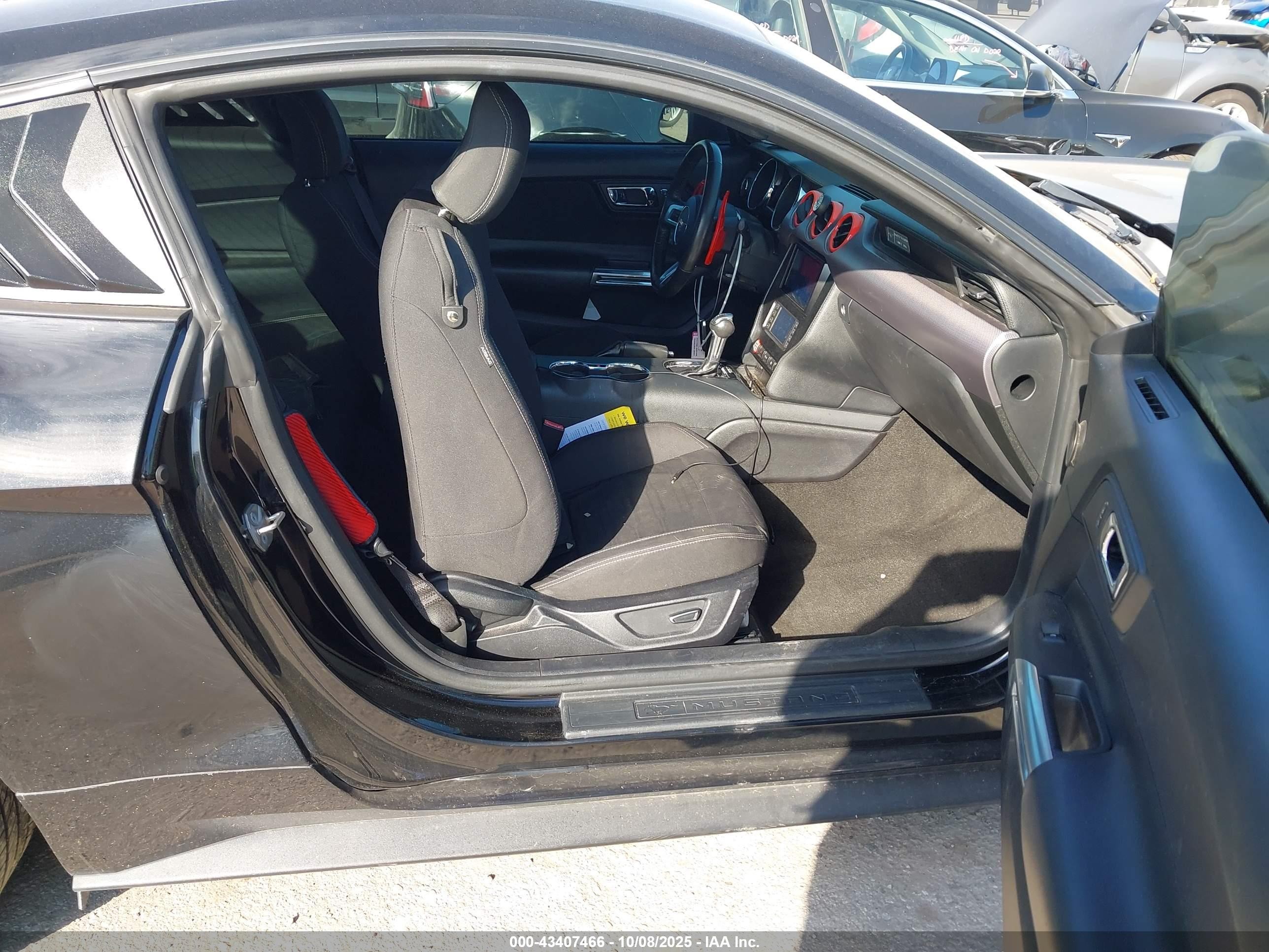 2015 Ford Mustang Ecoboost Черный vin: 1FA6P8TH6F5430638