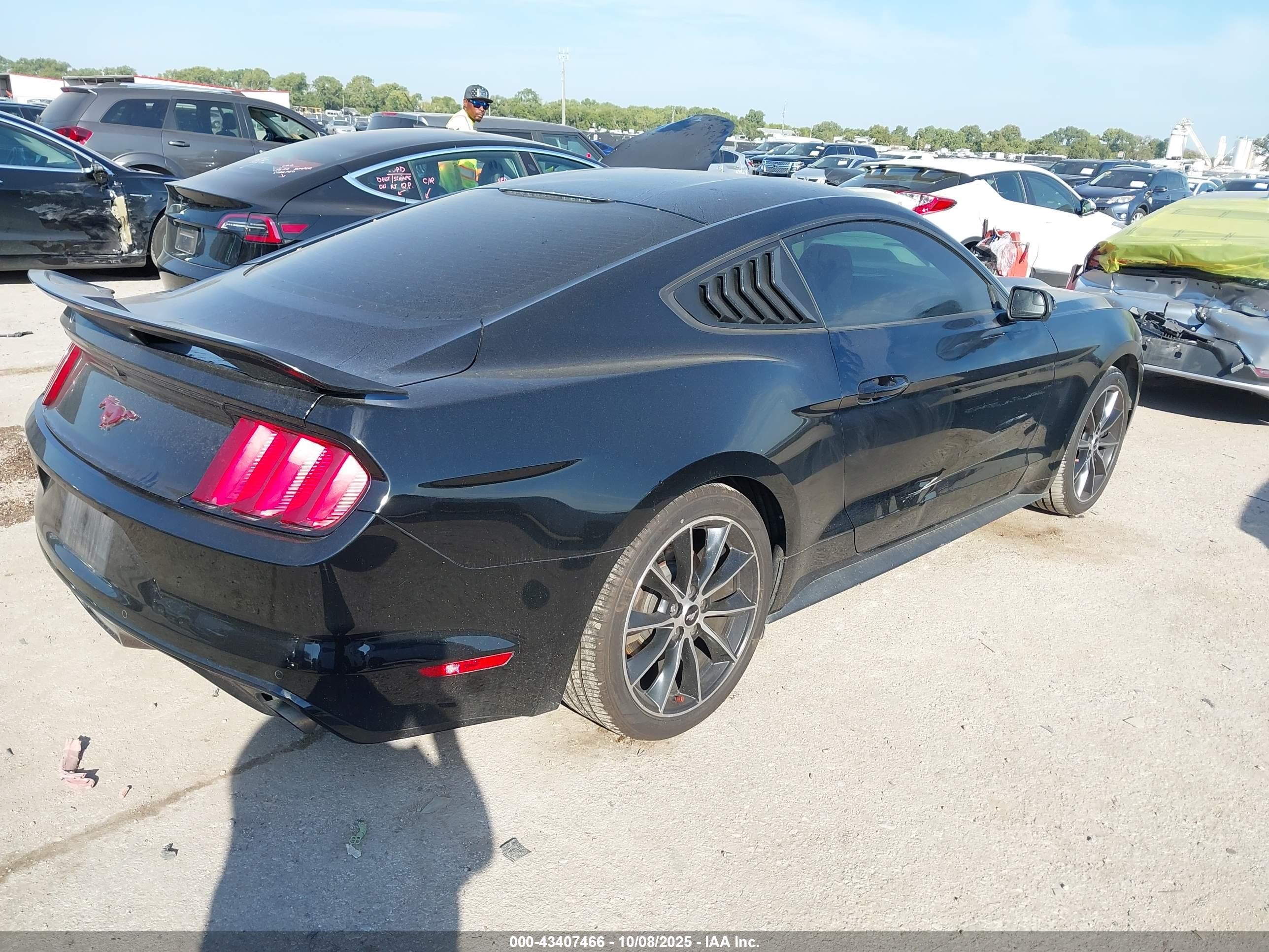 2015 Ford Mustang Ecoboost Черный vin: 1FA6P8TH6F5430638
