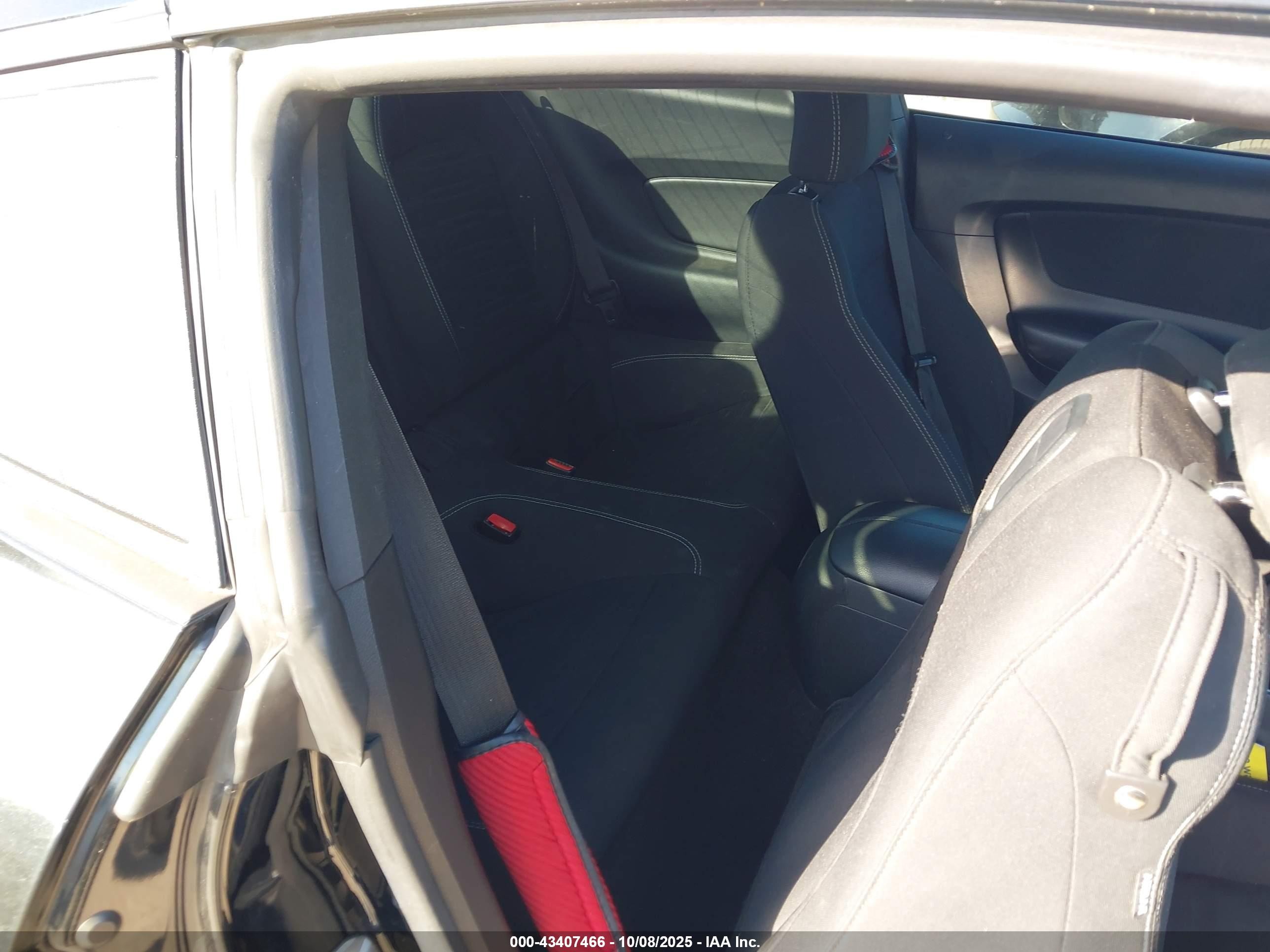 2015 Ford Mustang Ecoboost Черный vin: 1FA6P8TH6F5430638