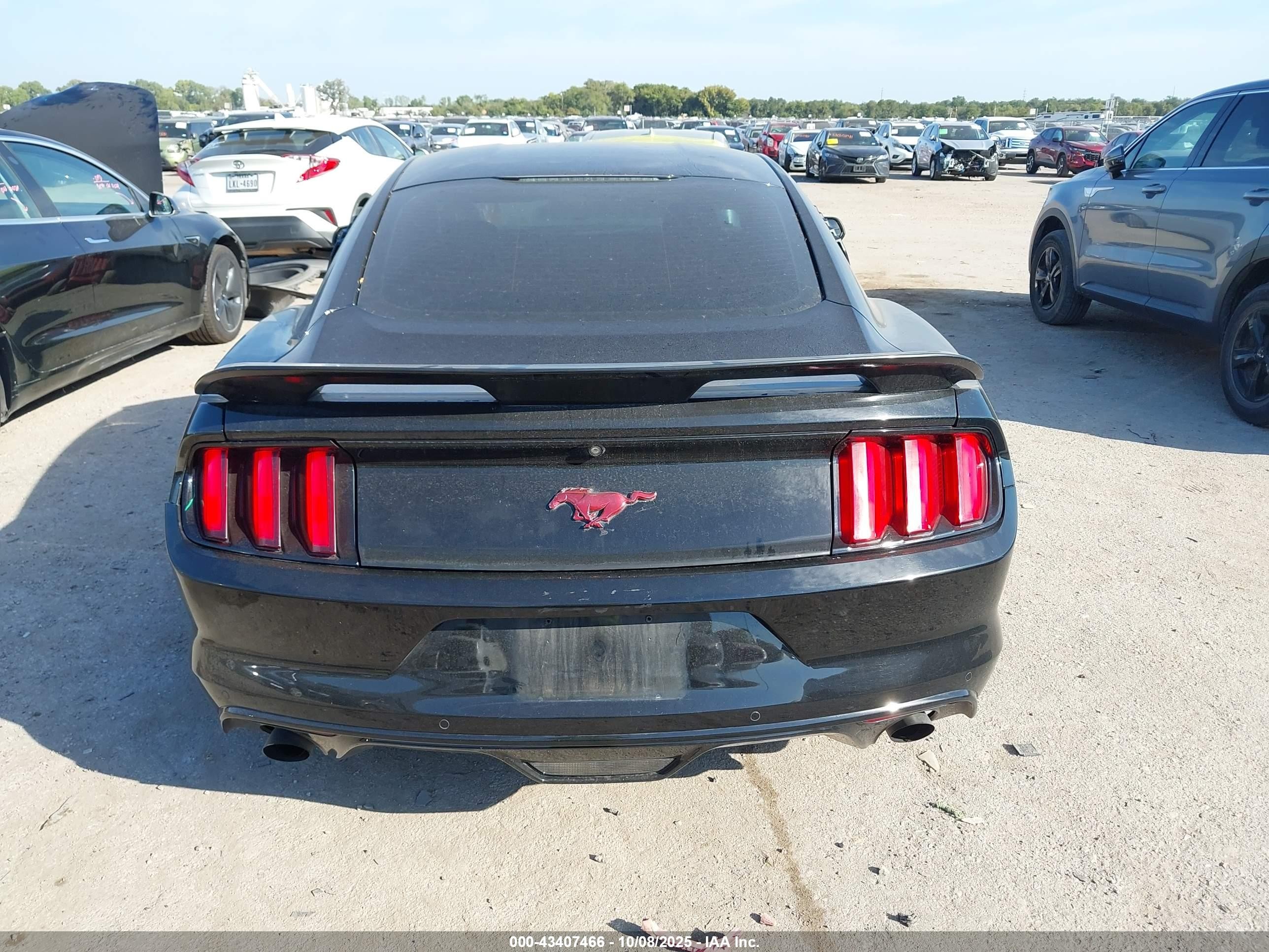 2015 Ford Mustang Ecoboost Черный vin: 1FA6P8TH6F5430638