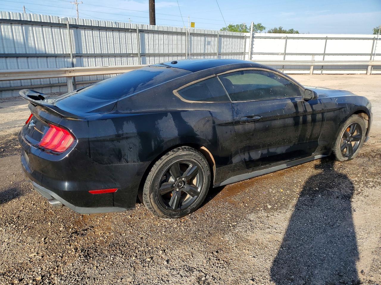 2019 Ford Mustang Black vin: 1FA6P8TH6K5152950